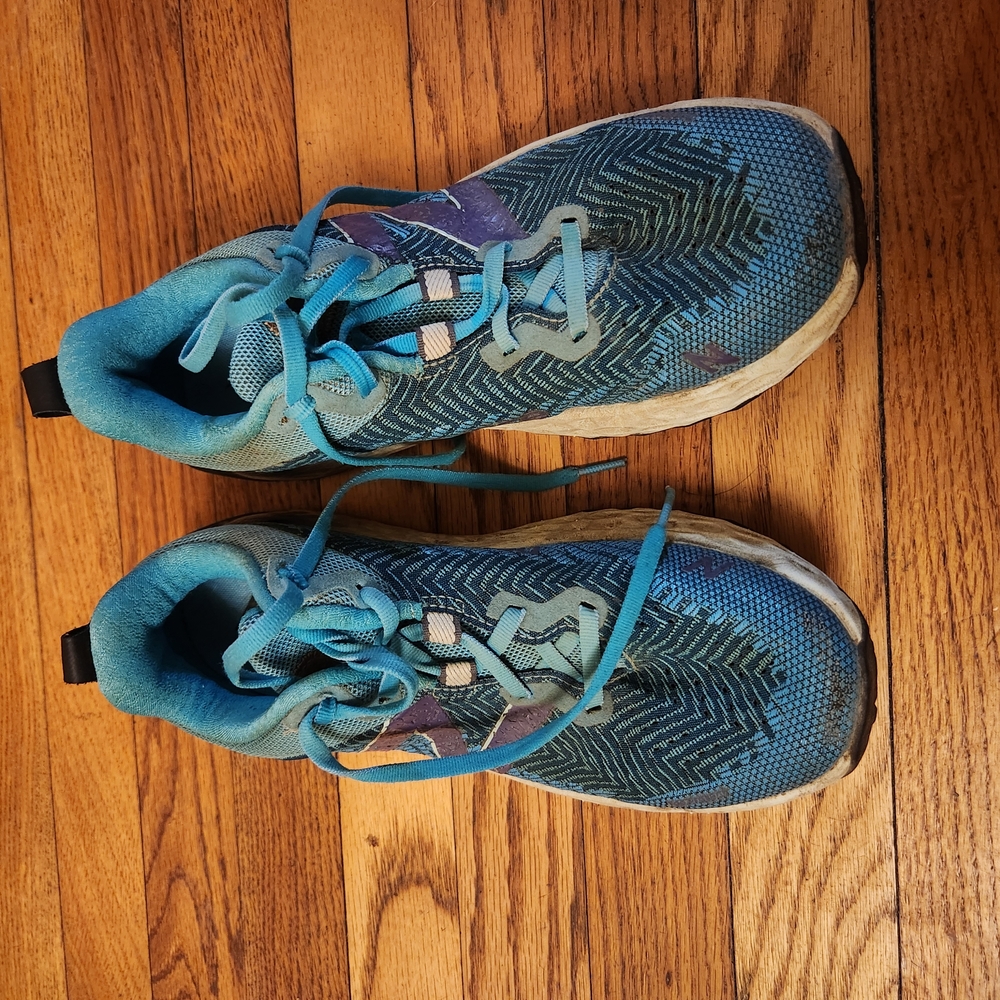 Womens Size 9 New Balance Trail Running Shoes